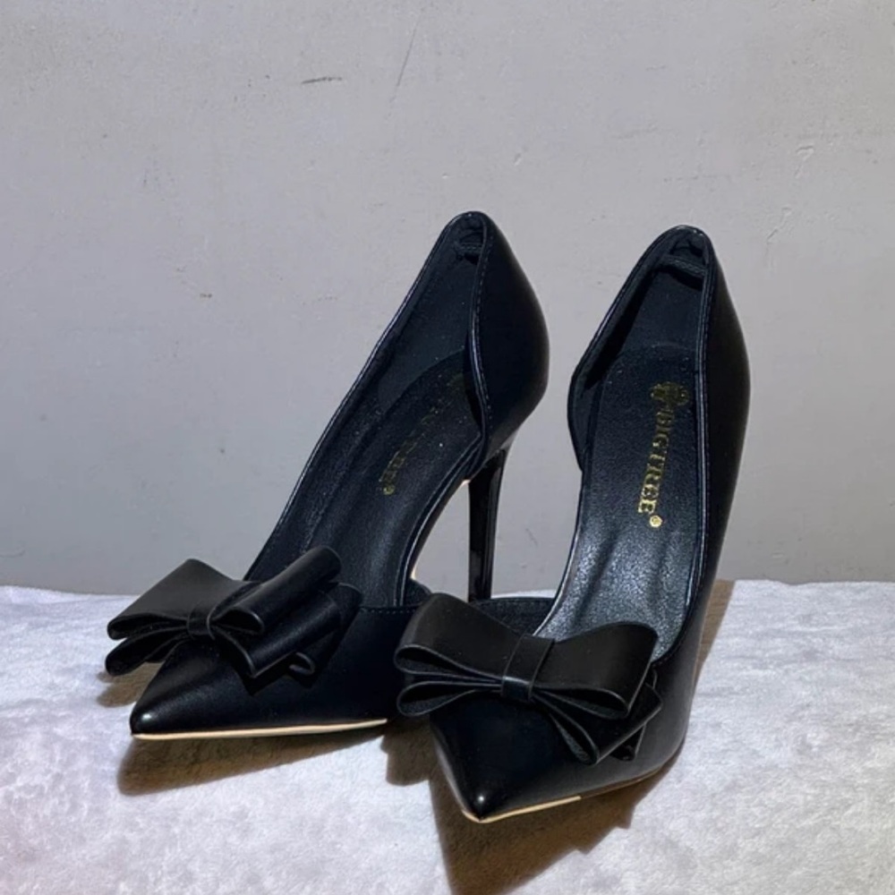 Elegant Black Bow Heels